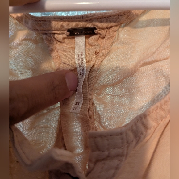 Tan Button-Down Sleeveless Top - Picture 4 of 4